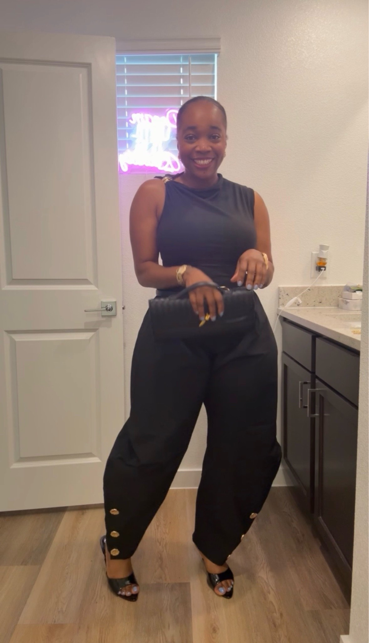 An all-black look never misses. 🖤

Wide-leg denim, a fitted top, and heels create an effortless daytime outfit that feels polished without trying too hard.

Shop the look through my LTK. ✨

#LTKU #LTKMidsize