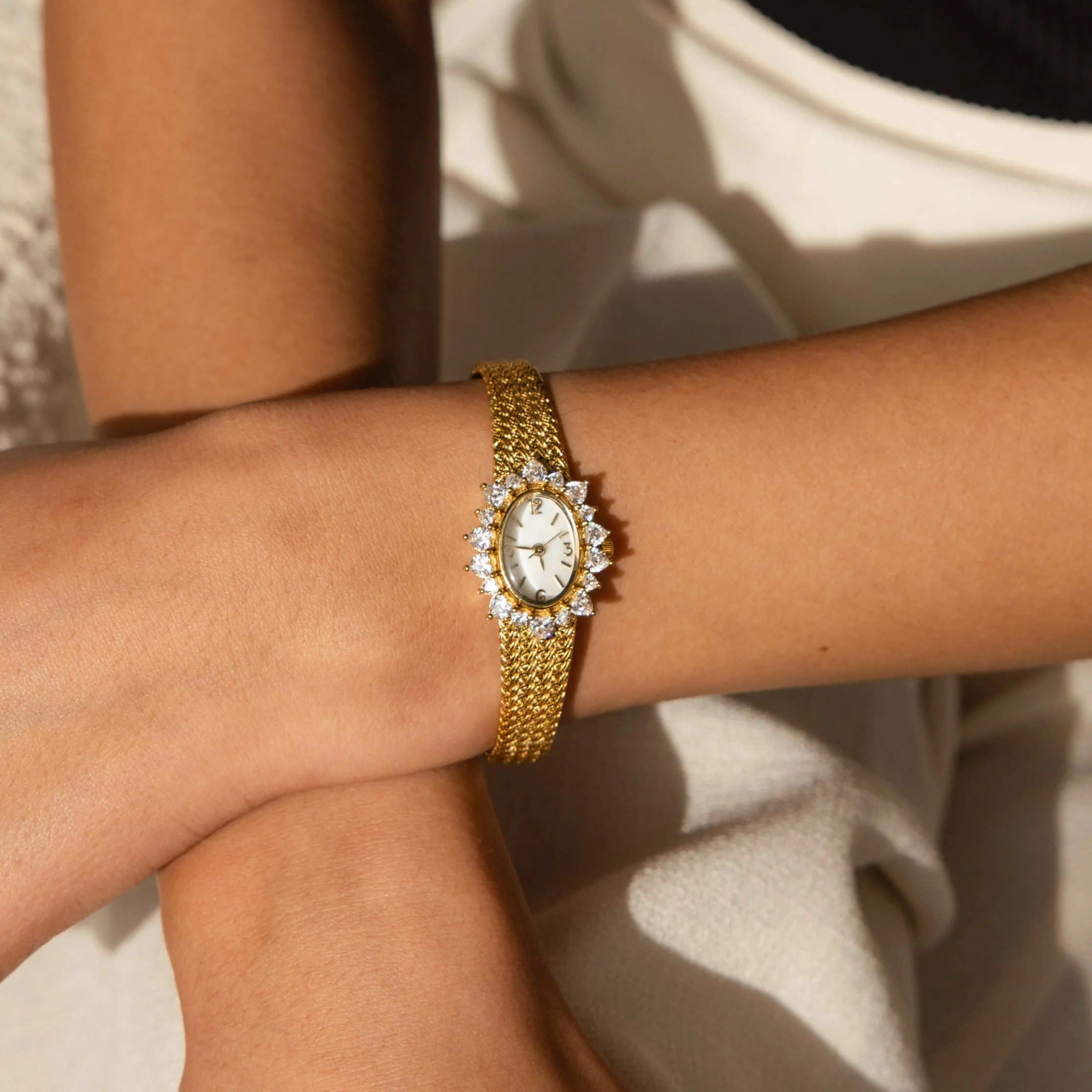 Pave Diamond Heart Mesh Timepiece Watch in Gold | Caitlyn Minimalist | Caitlyn Minimalist