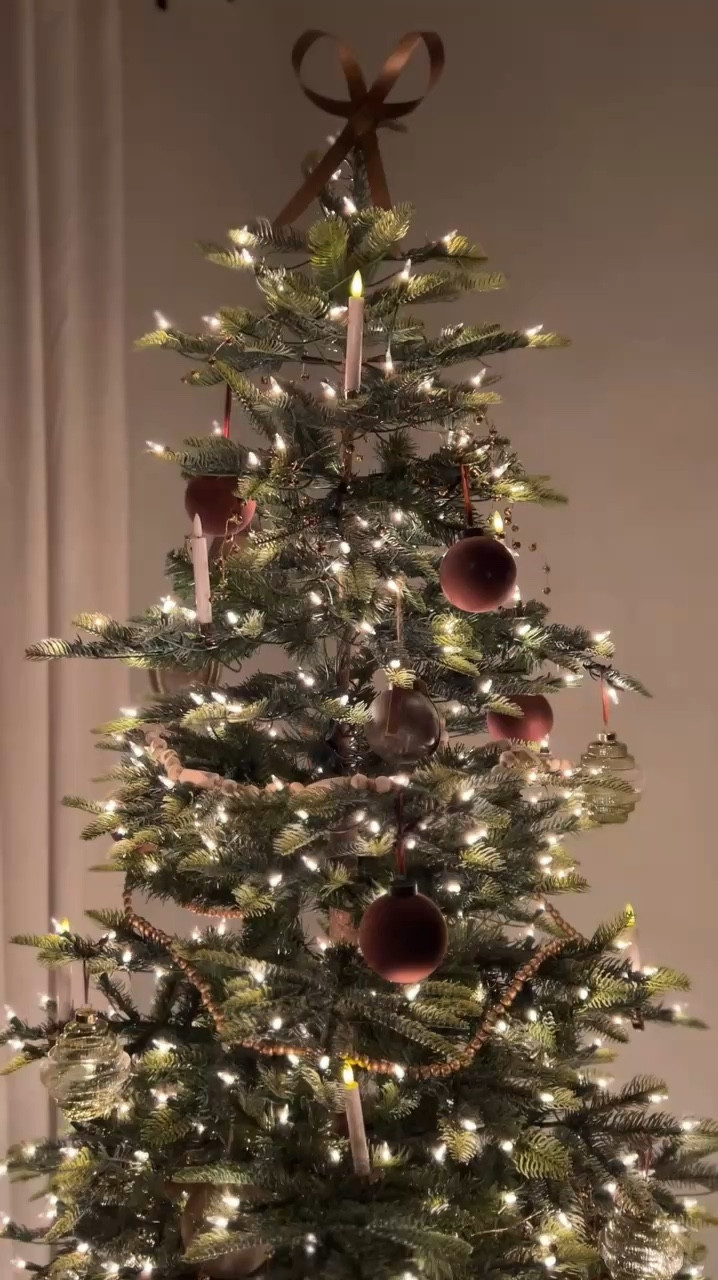 💫Tree is slowly coming together @new_vision_home 
Fun fact, tree has been with lights and led candles up until now… anyone else does that? I like taking my time with holiday decor. 
Will add more to this tree but still keep it minimal this year ♥️ 

Follow along @new_vision_home & find me on LTK for more links for you!!

#newvisionhome #ltkhome #christmasdecor #christmas #holidaydecor

#LTKHome #LTKSeasonal #LTKHoliday