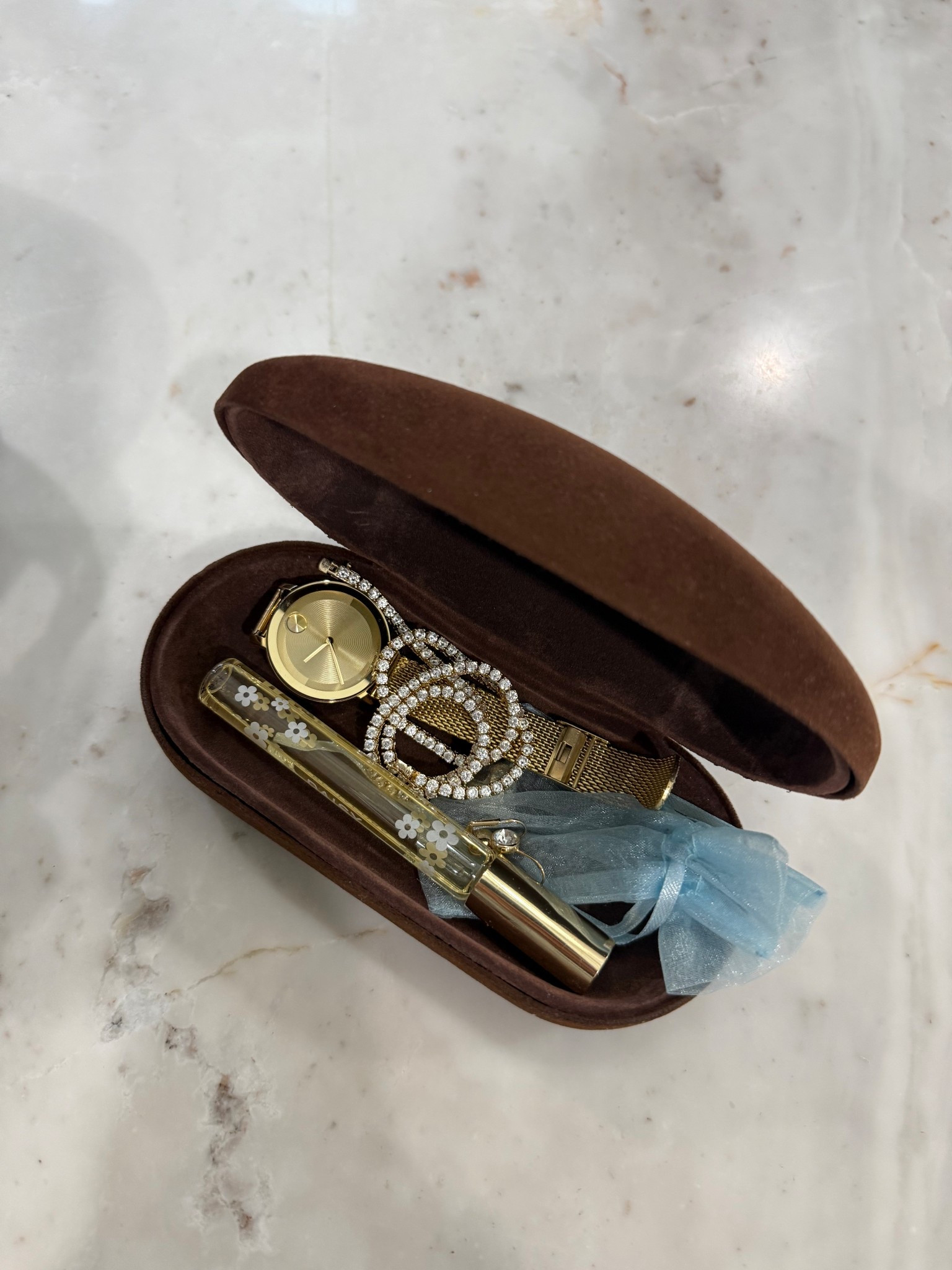 ✨

Sunglasses case
Jewelry storage
Purse organization
Tennis necklace
Tennis bracelet
Gold watch
Women’s watch
Movado watch
Modern watch
Tom ford sunglasses

#LTKgrwm #LTKBeauty