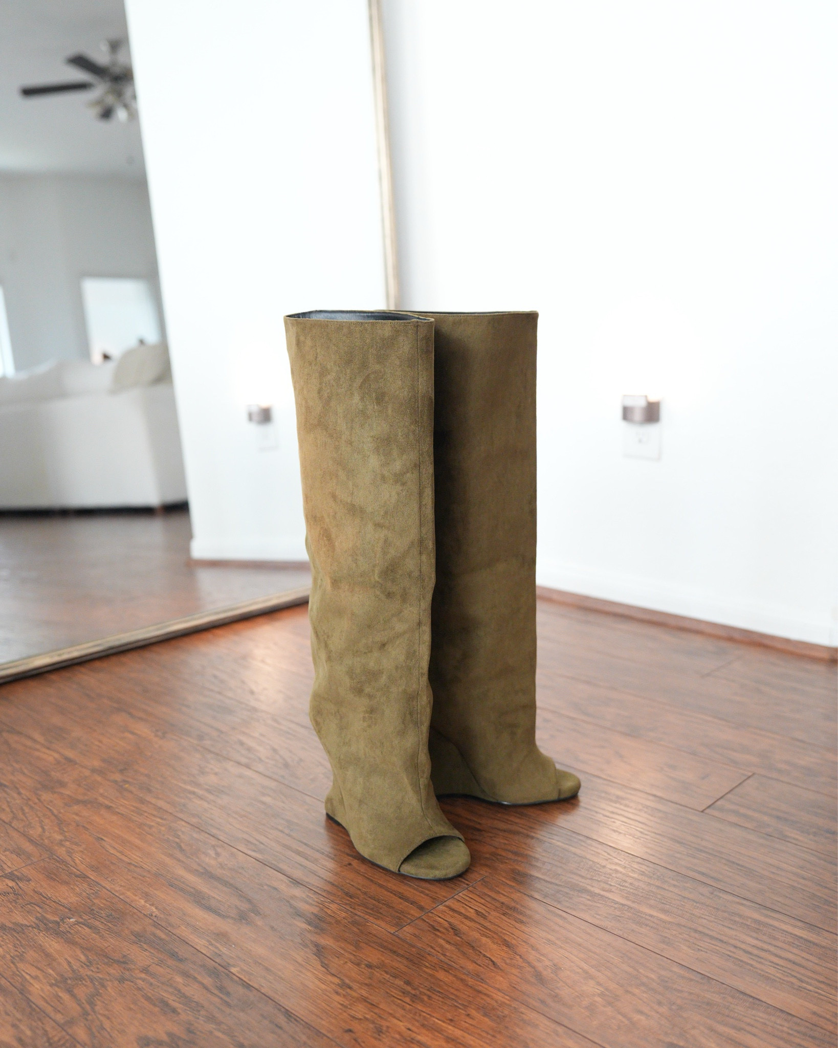 My first pair of green suede boots and I love that these are peep toe! Come on Akira!