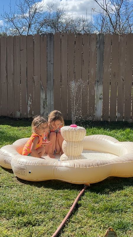 Love this pool for the kiddos with the fountain 
