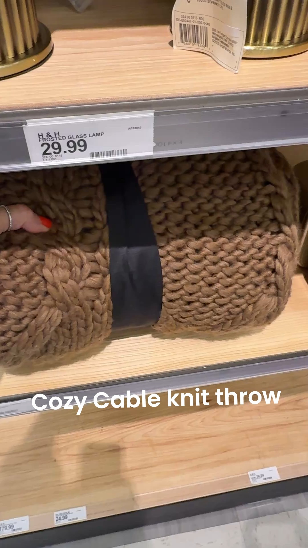 Target find 🎯

Cozy cable knit chunky knit
Warm Fsll chocolate color

Under $50

Other colors available 
Perfect for adding a touch of Fall to your home.


#LTKStyleTip #LTKFindsUnder50 #LTKHome