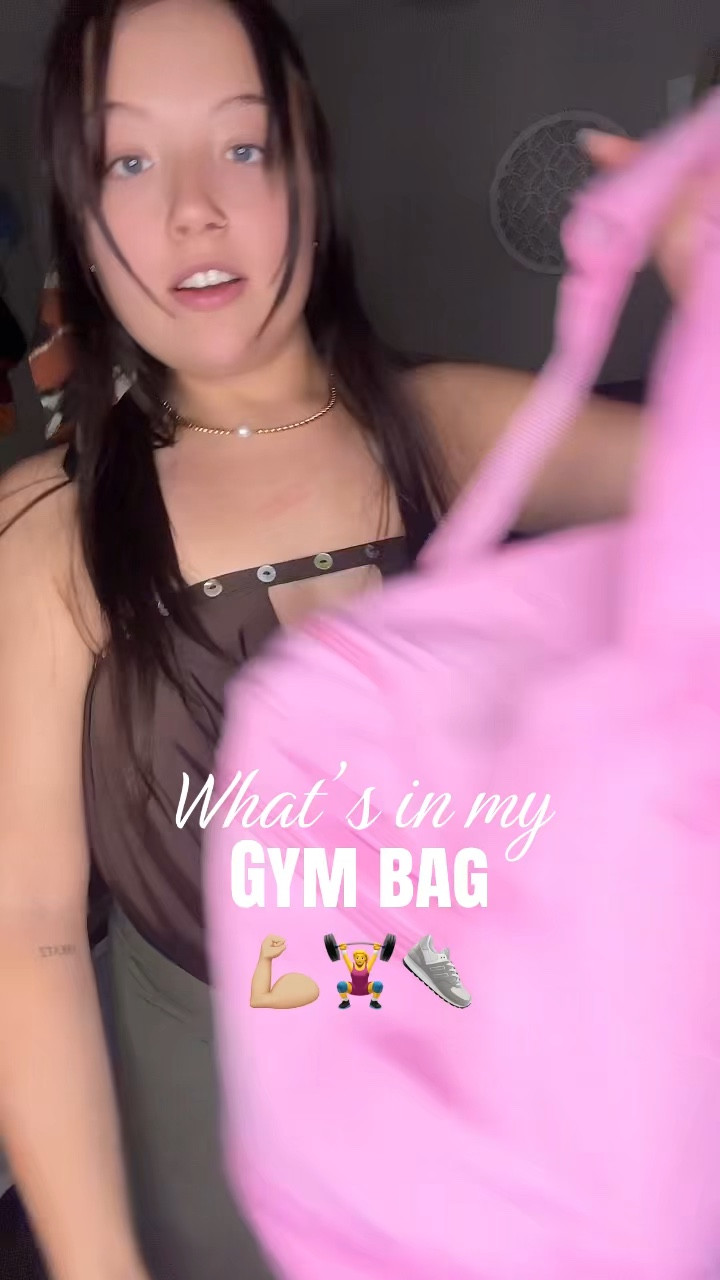 What’s in my gym bag 🏋️‍♀️

Gym bag essentials 🖤✨ protein shaker, water bottle, lifting straps, resistance bands, pre workout, headphones, sweat towel, dry shampoo, deodorant, cute gym fit, fitness routine, healthy lifestyle, workout motivation, hot girl workout, gym day must haves, stay ready so you don’t have to get ready 💪🏼🏋️‍♀️ #GymEssentials #FitnessRoutine #GymBag #WorkoutMotivation #HealthyLifestyle #HotGirlWorkout

#LTKActive #LTKU #LTKvlog