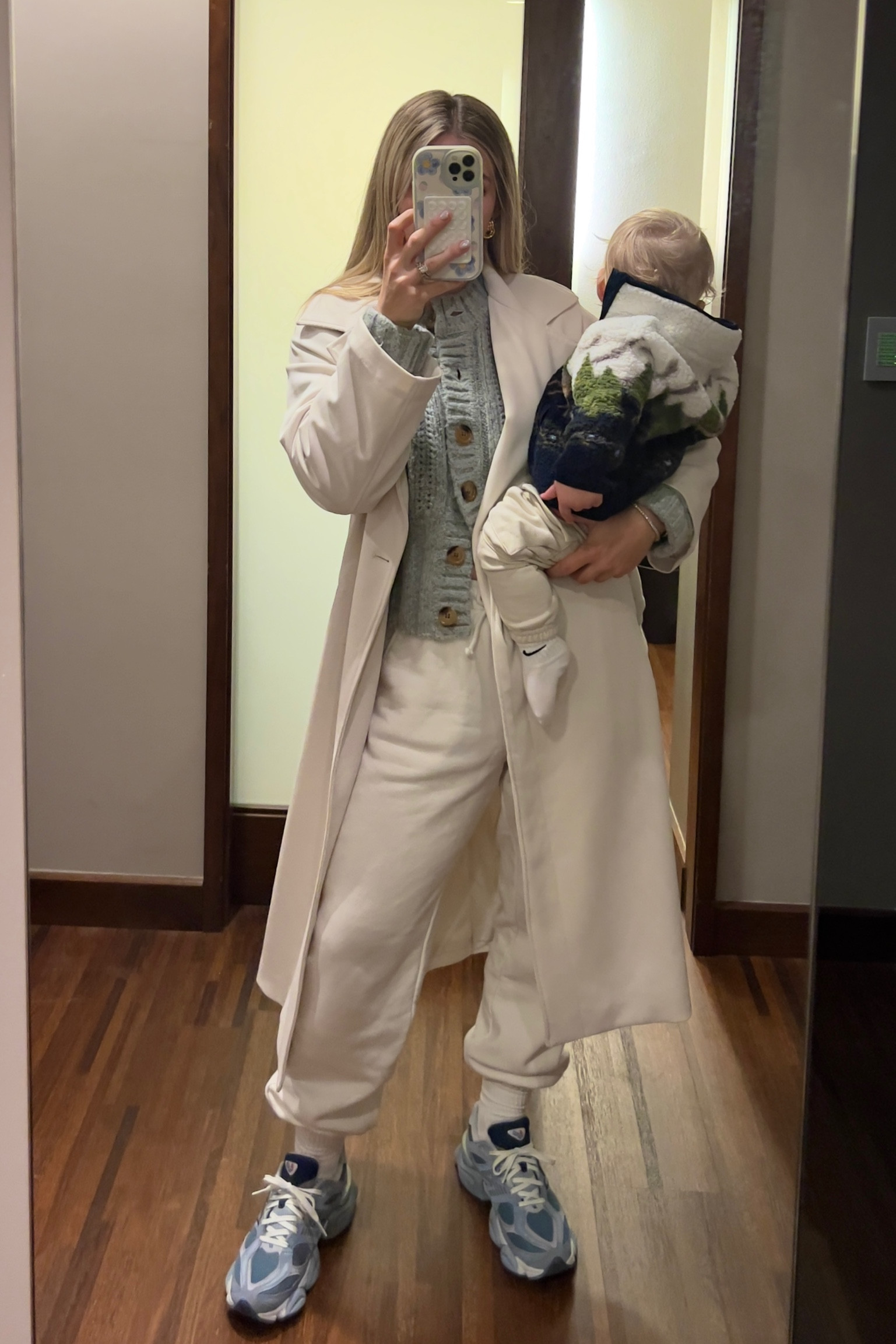 casual winter outfit 💌🌨️
new balance 9060’s, cream trench coat, sweatpants, cardigann

#LTKstyletip #LTKHoliday #LTKshoecrush