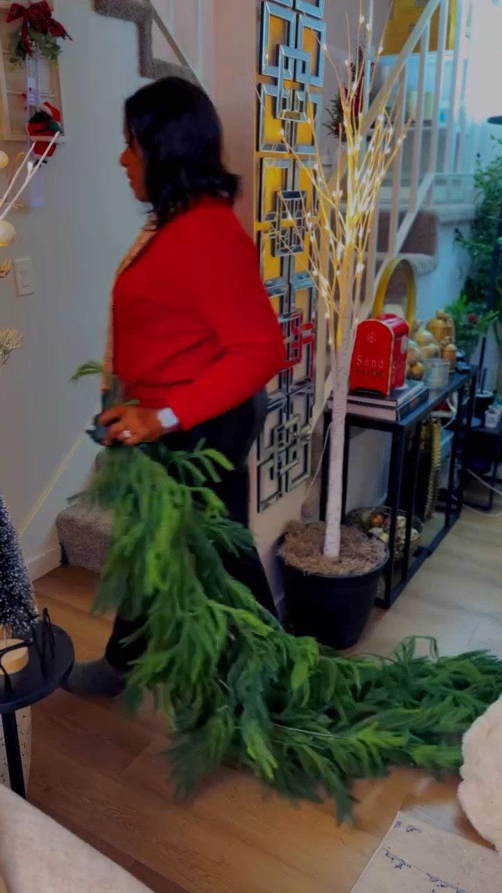 These garland on the staircase are the perfect size and length! I love that they have built in light! 

I gathered 3 garland together and used zip tie to secure them on the staircase and finished the look with a 4-piece cowbells!

I linkecvybrm in my stories! 

DIY, Ornament, Christmas, holiday, deck the ball, its beginning to look a lot like Christmas Garland holiday decor

#LTKHome #LTKHoliday #LTKTall