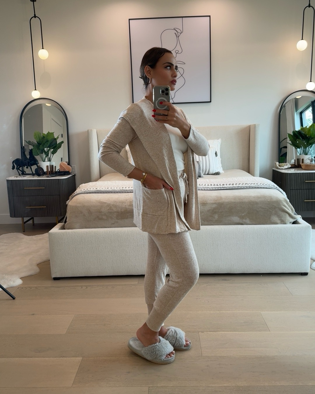 There’s nothing better than wearing clothes at home that are super soft, cozy, and versatile enough to wear out too! I love pieces that can be dressed up or down—perfect for staying comfy around the house or stepping out. This set from @78andsunny is just what I need for fall—warm, cozy, and effortlessly stylish! 🍂✨

#LTKActive #LTKStyleTip #LTKSeasonal