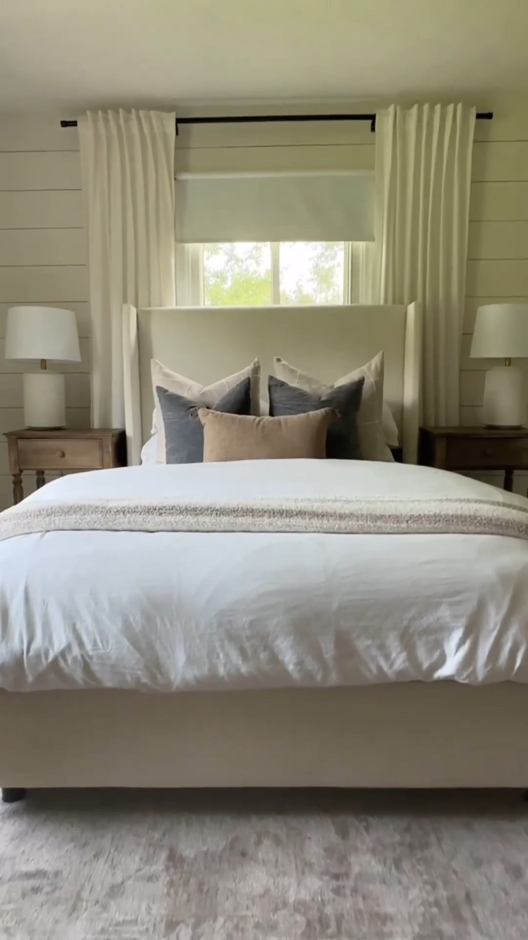 A little fall bedding switch! 


Modern bedroom. Modern organic style. Neutral bedding 

#LTKhome #LTKSeasonal