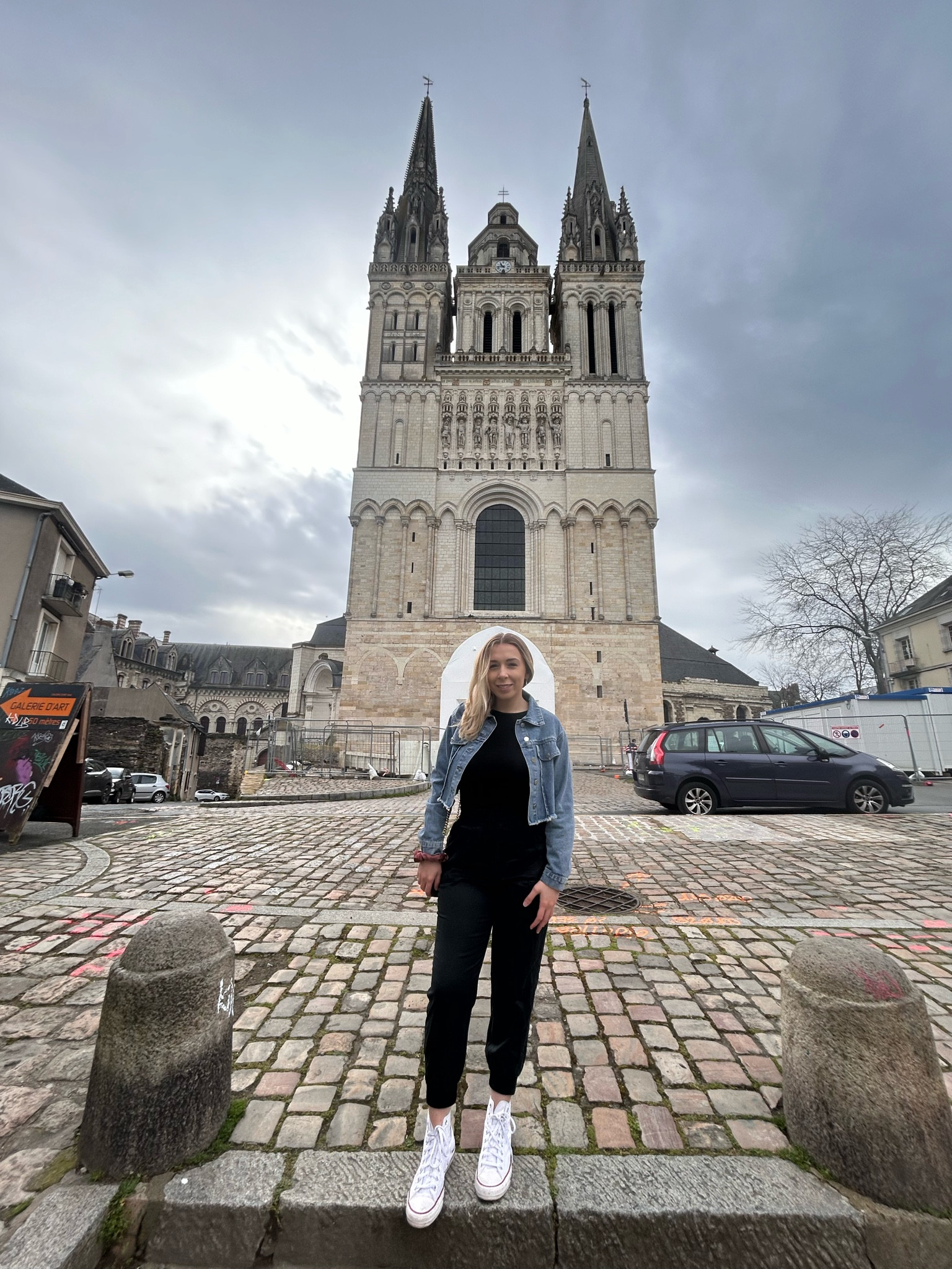 European Outfit of the Day!

Black joggers, black tee, Jean jacket and sneakers! 

#LTKxTarget #LTKtravel #LTKeurope