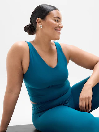 Transcend V-Neck Crop Sports Bra D-DD | Athleta