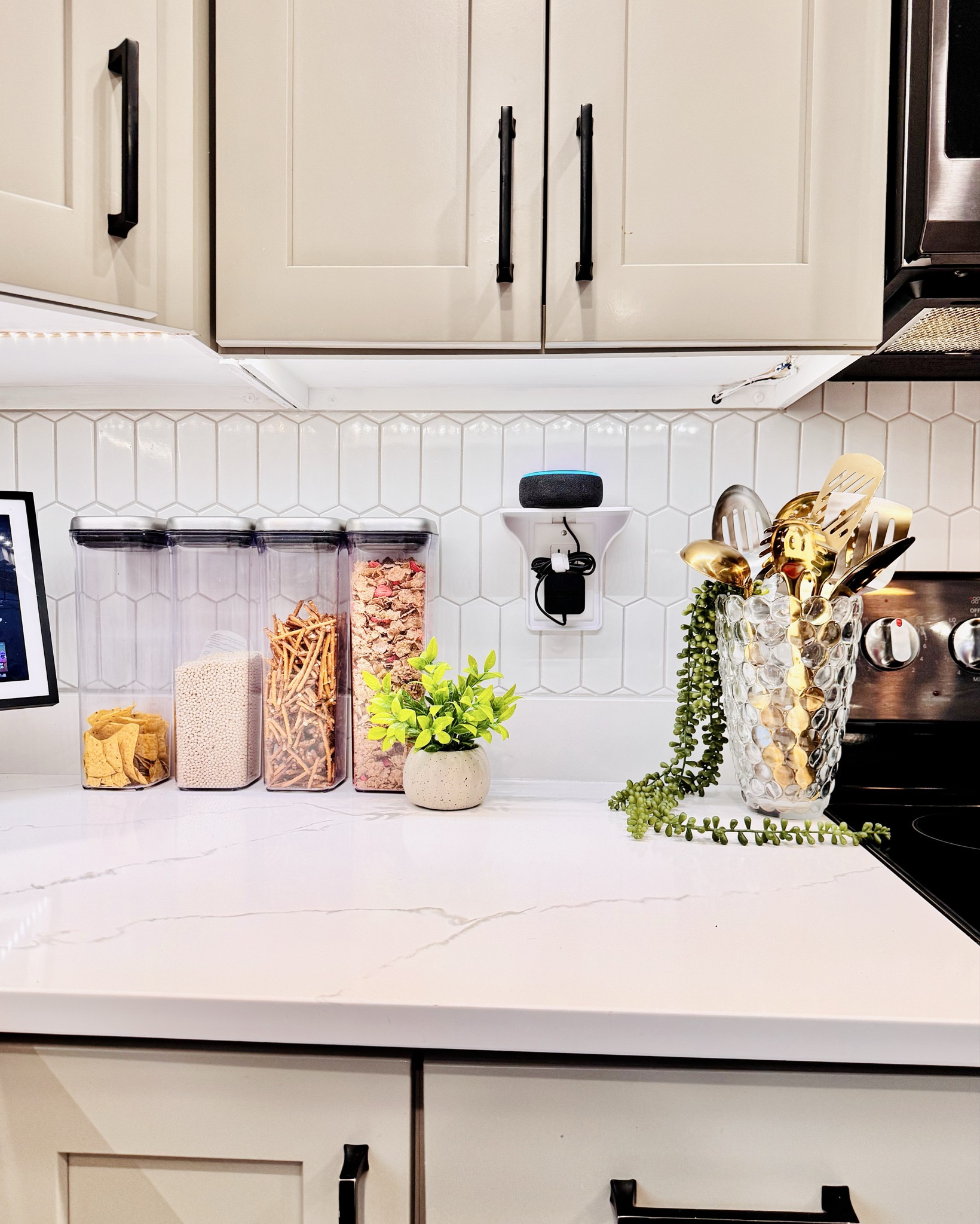 3 Products to UPLEVEL Your Kitchen! 🙌🤩

▪️Power Perch outlet shelf (comes with Velcro strip to organize cords)
▪️OXO Pop containers
▪️gold stainless steel utensils 

#LTKHome #LTKFamily #LTKGiftGuide