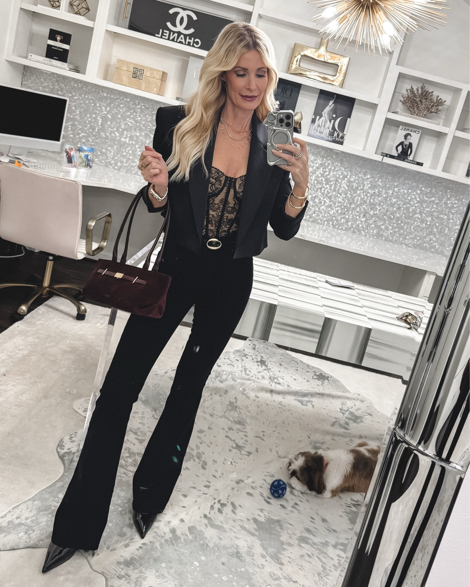 OOTN ✨
My favorite Veronica Beard high-waisted skinny flares — insanely flattering and legs-for-days good. Styled with a lace bustier + silk tuxedo blazer for the perfect night-out look.

Everything runs true to size.
XS in top & blazer, 24 in denim. 💫

#LTKValentine #LTKootd #LTKOver40