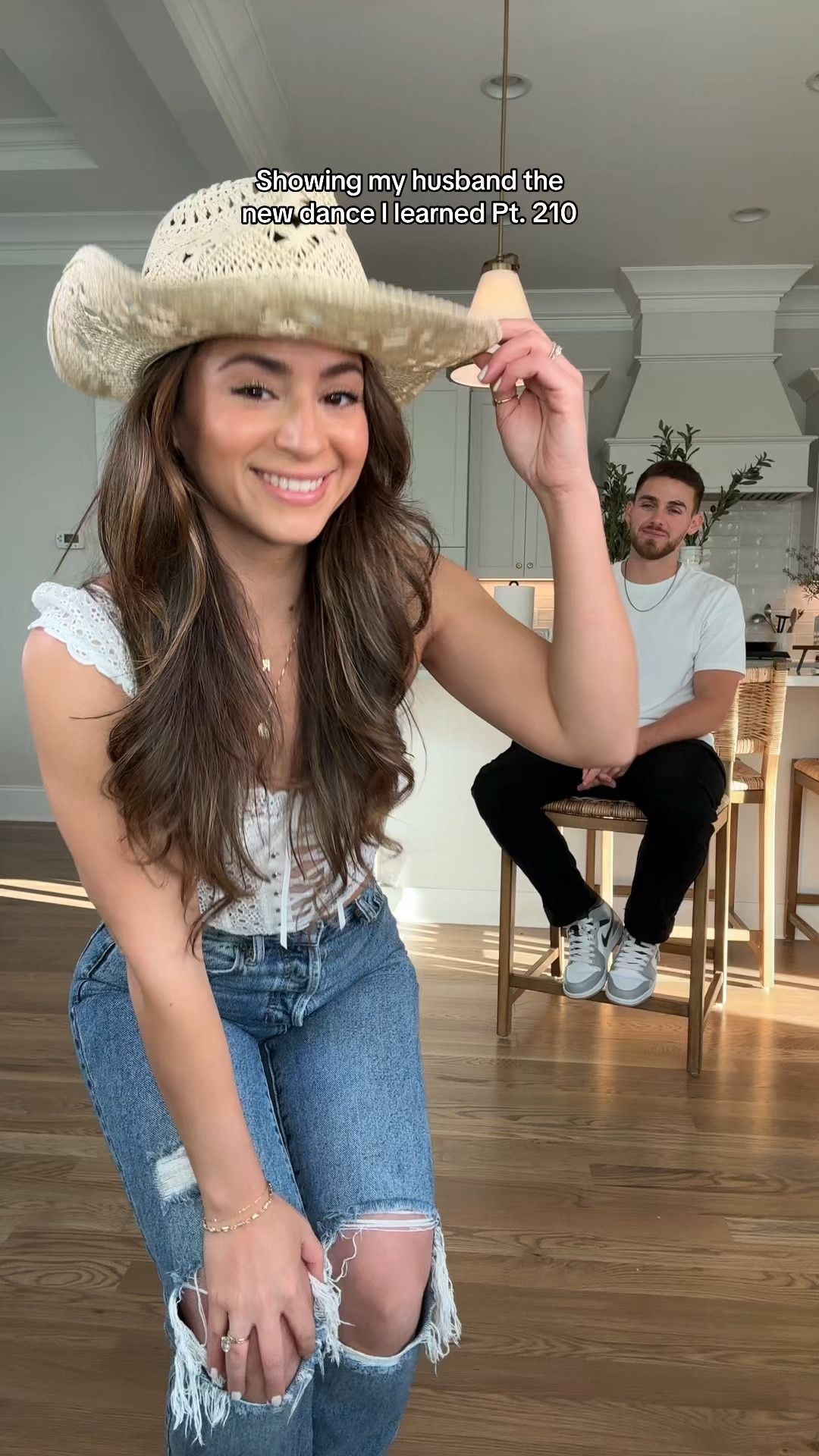 Dancing videos without audio are my new fav💀😭🙈