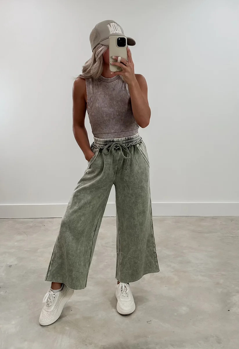 Summer Pick Olive Pants | CK Squared Boutique