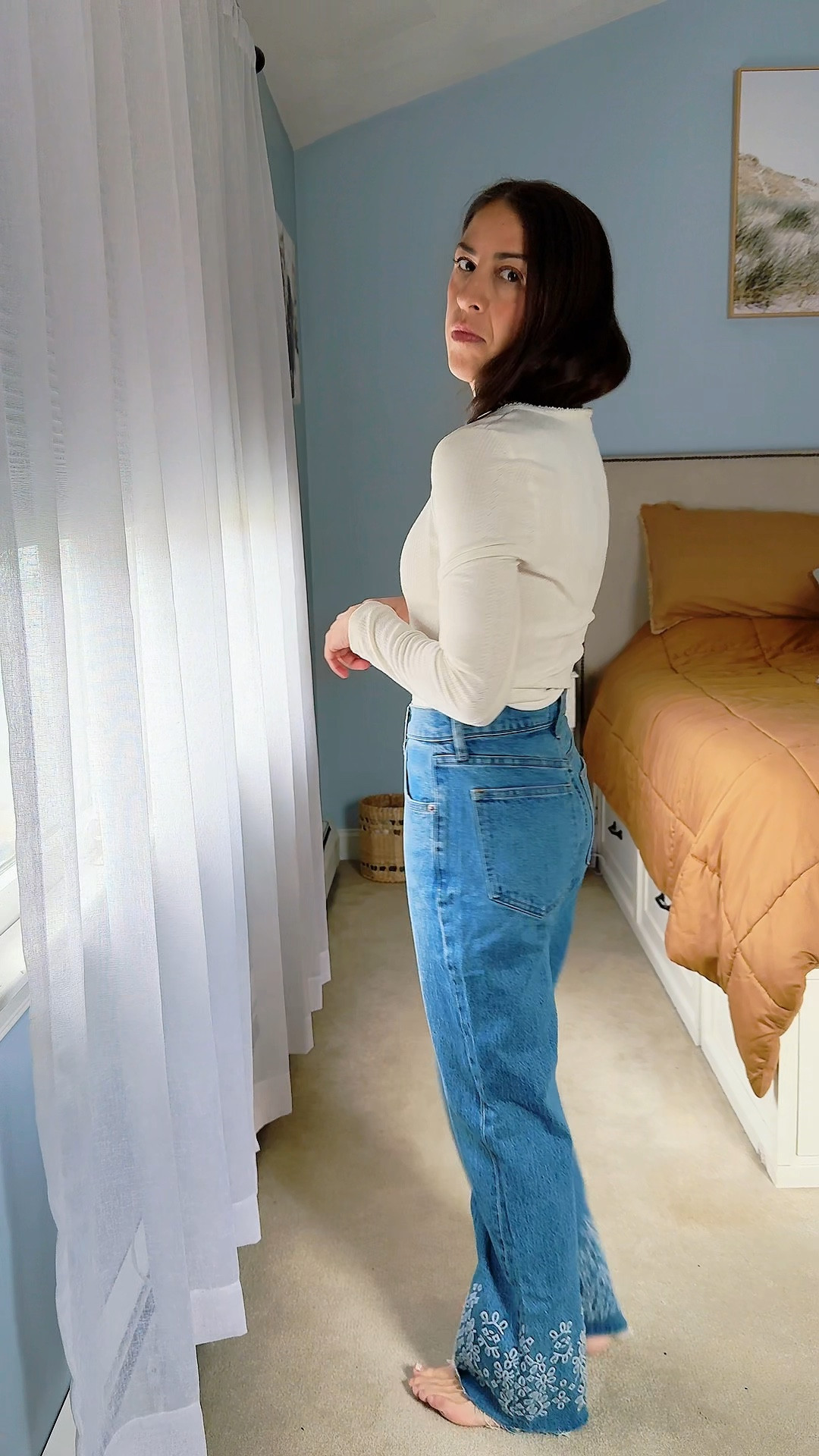 Transition outfit brought to you by @abercrombie and @Target 

Jeans- 25/short
Shirt- xs
Jacket- xs/p

#LTKPetite #LTKootd #LTKmomlife