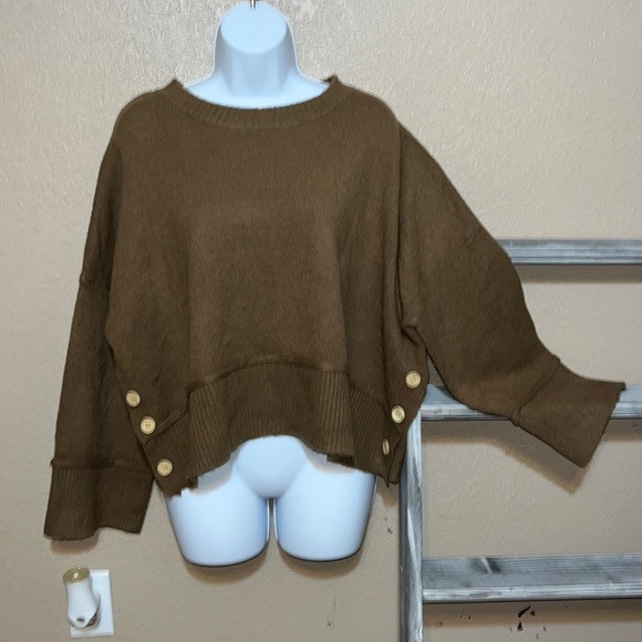 ILLA ILLA sweater | Poshmark