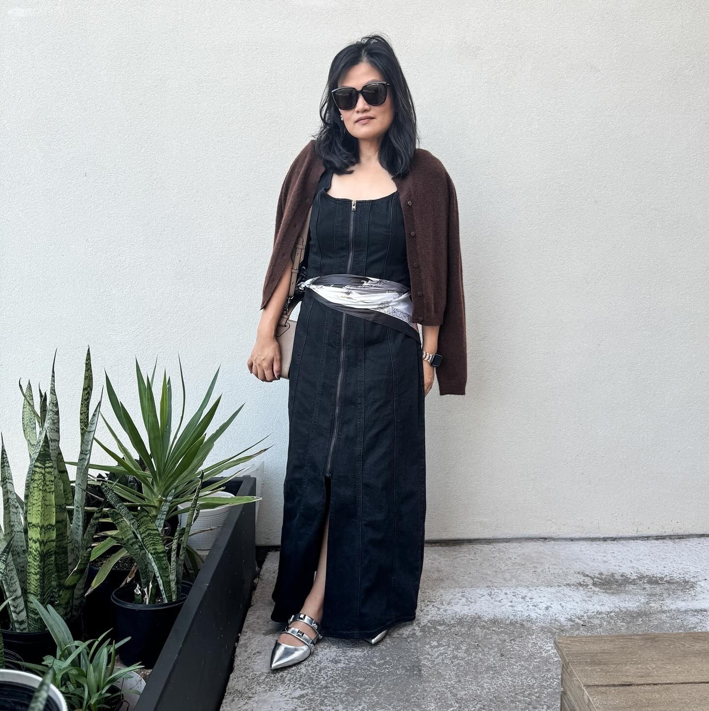 I tried a thing. I didn’t like it, but I didn’t hate it either. I mean, scarves are fun to style, right? 

𝐎𝐔𝐓𝐅𝐈𝐓 𝐃𝐄𝐓𝐀𝐈𝐋𝐒:
Shoes: @marc.fisher ; Dress: @target @targetstyle ; Scarf: @amazonfashion ; Cardigan: @hm ; Bag: @the_horse 

#osipdressweek #falltransition #fallfashion #fallvibes #reality #fallinspiration #falloutfitinspiration #falloutfitinspo #outfits #realoutfit #realoutfitgram #dailystyle #stylediary #mystyle

Fall outfits, fall inspiration, scarves as belt, fall colors, petite.