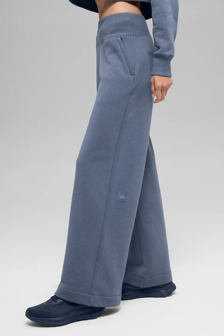 Serenity Wide Leg Sweatpant - Bluestone | Alo Yoga (US)
