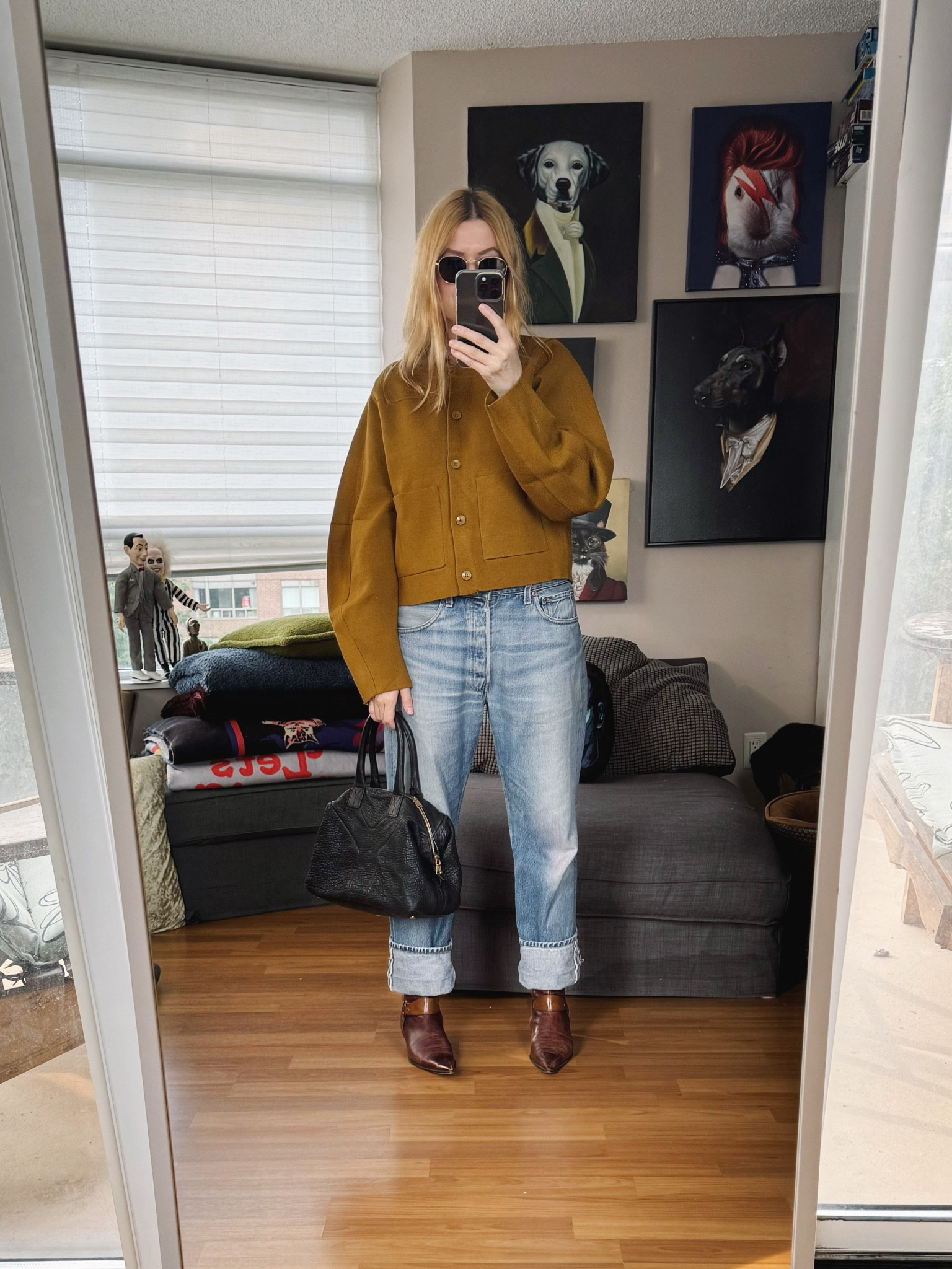 Same jeans, boots, and bag as yesterday with the Zara barrel sleeve cardigan. 
Jeans, and boots are vintage. Bag is secondhand. 
 •
#summerlook #ysleasy  #torontostylist #StyleOver40  #secondhandFind #fashionstylist #slowfashion #vintagelevis #FashionOver40  #MumStyle #genX #genXStyle #shopSecondhand #genXInfluencer #genXblogger #secondhandDesigner #Over40Style #40PlusStyle 


#LTKItBag #LTKStyleTip #LTKOver40