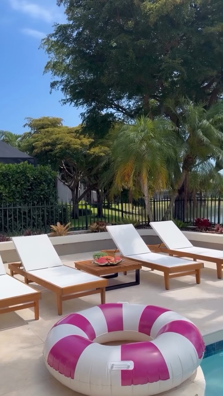 #ad New pool chairs, UV 10, and summer mode activated 🌞 🌺🍹

@wayfair ‘s Memorial Day Clearance is here until 5/26 with up to 70% off + free shipping on orders over $35! 
#wayfaircreator