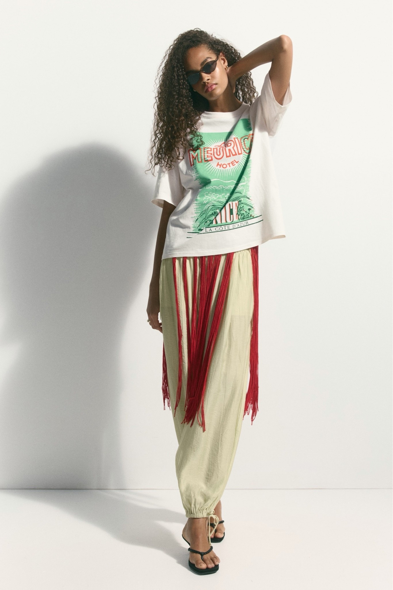 Trending t-shirt
H&M
Influencer 
Trendy