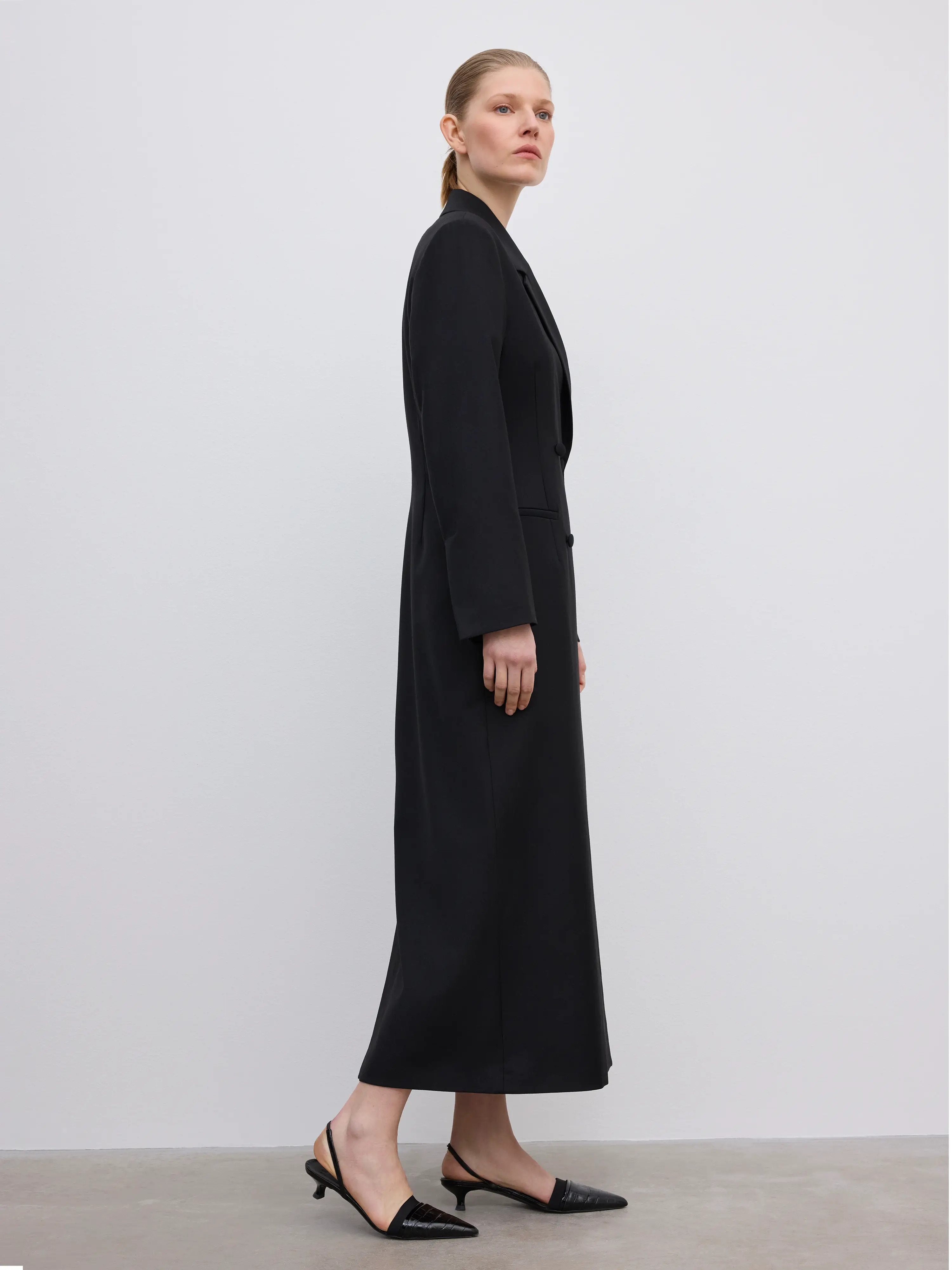 Long tailored blazer | House of Dagmar