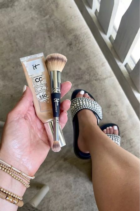 #itcosmetics #cccream #makeup #beautyfavorites 25% off with LTKEVENT

#LTKsalealert #LTKSale #LTKbeauty