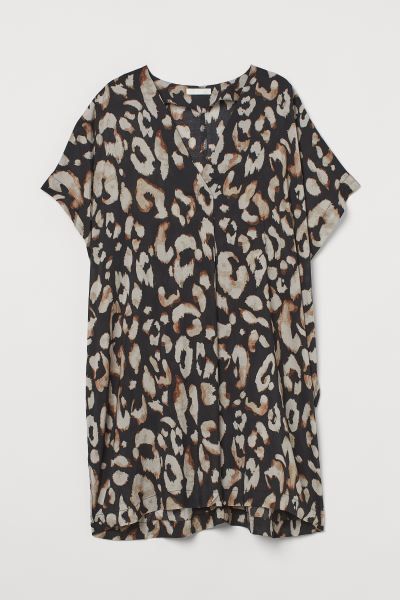 Knee-length dress in woven fabric with a slight sheen. V-neck, pleat at front for a draped effect... | H&M (US + CA)