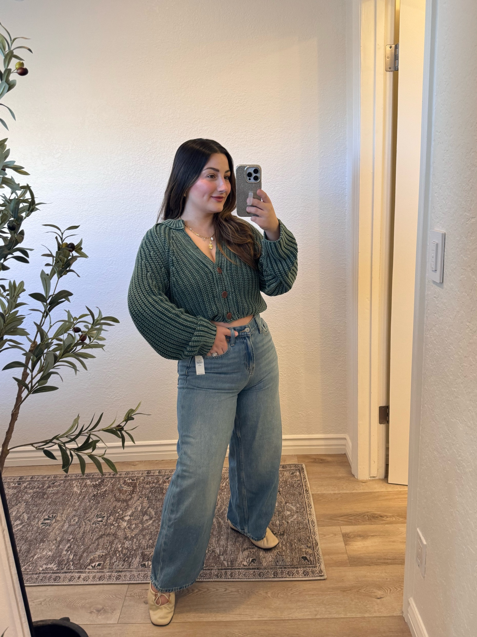 Petite friendly 5’0” fashion!!
Jeans are the most amazing length!!! 
Sizing:
Jeans I’m in a size 6 petite but should have ordered an 8. I am usually between a 6-8 and there isn’t much stretch so if between sizes then size up! 

Cardigan is my favorite cropped
cardigan from last year so I had to order in another color. I wear an extra small.! 
Necklace code: sparkleseason

#LTKFindsUnder50 #LTKStyleTip #LTKSeasonal