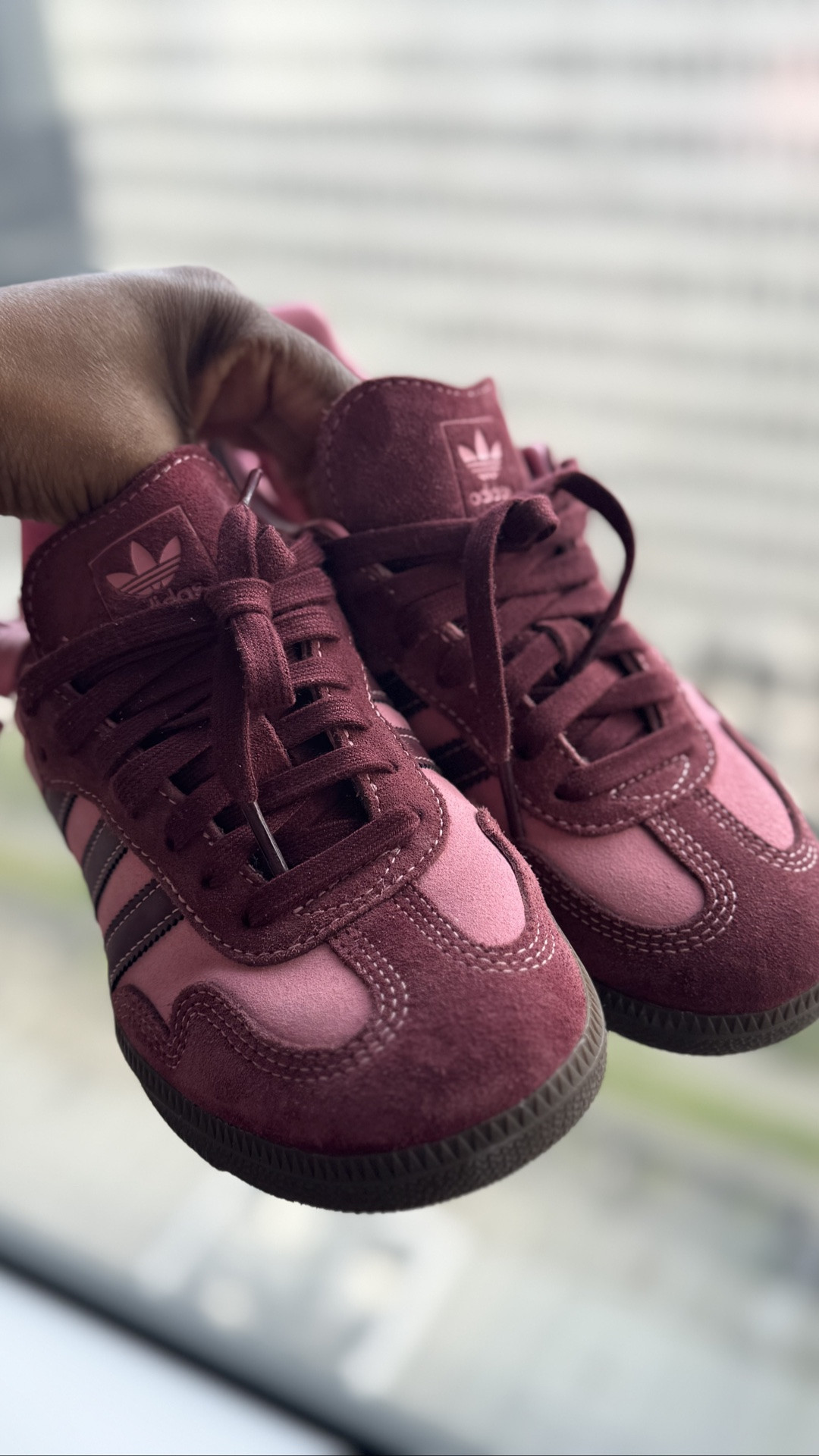 Burgundy and Pink combo just makes sense!

#adidasstyle #everydaystyle #adidassamba