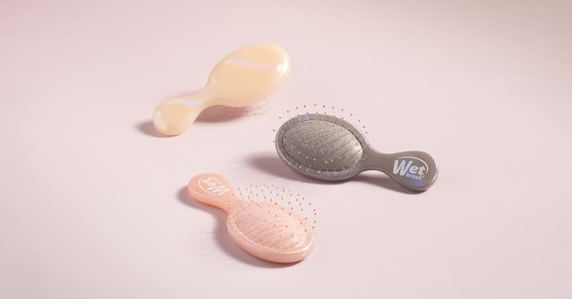 Wet Brush Mini Detangler Hair Brush, Cream (Iridescence Icon), Detangling Travel Hairbrush, Ultra... | Amazon (US)