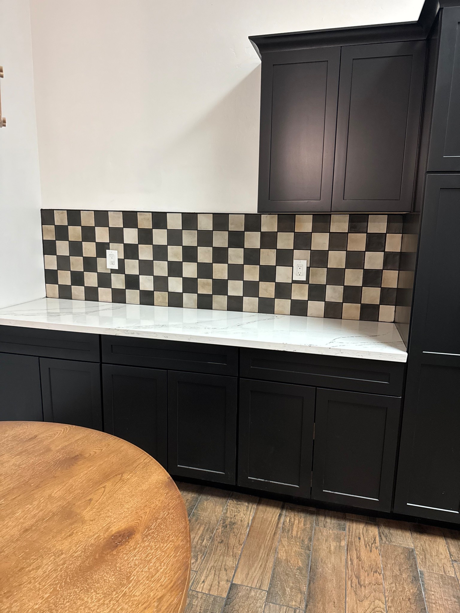 Backsplash tile is complete 

#LTKHome #LTKFindsUnder50 #LTKStyleTip