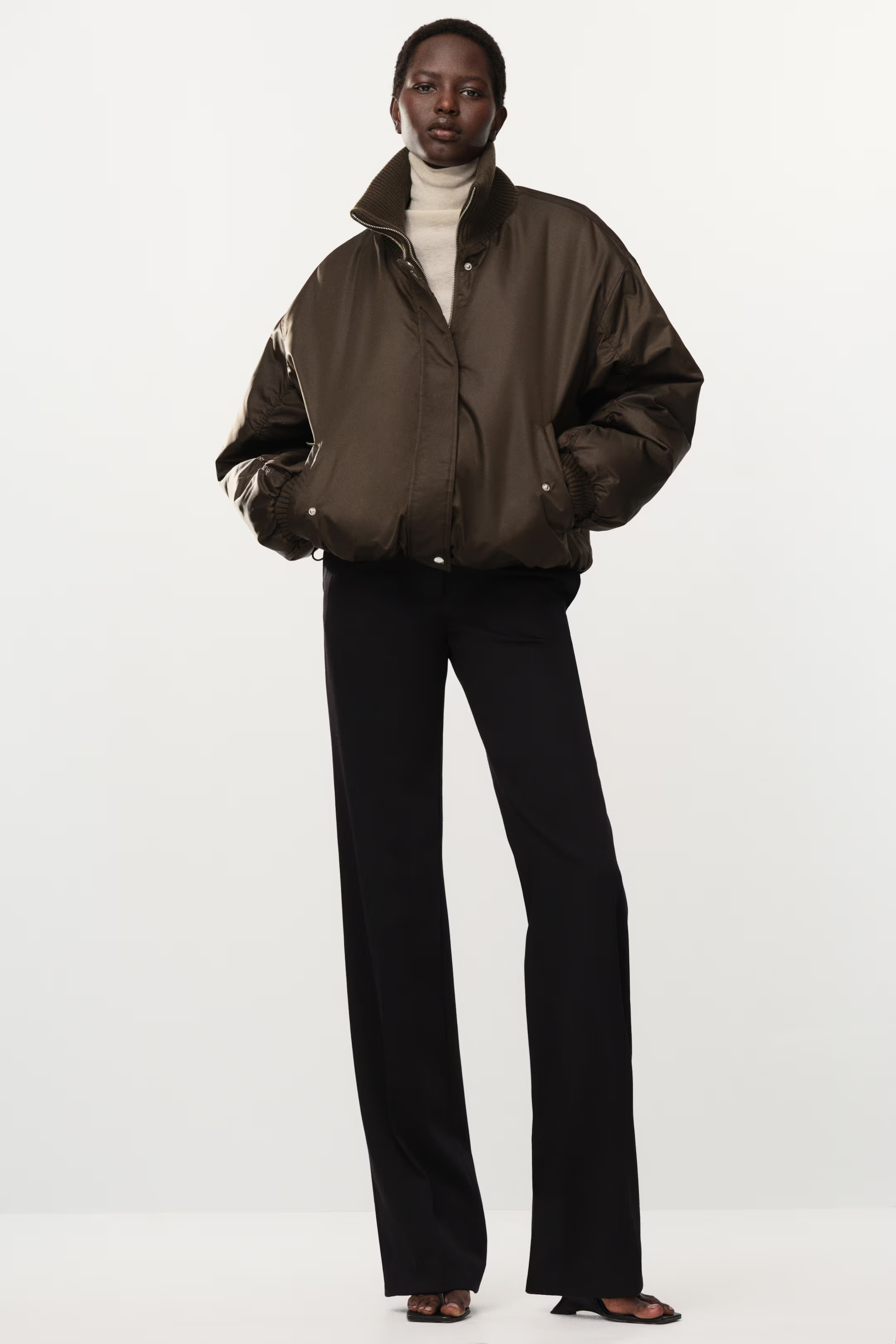 Oversized bomber jacket | H&M (UK, MY, IN, SG, PH, TW, HK)