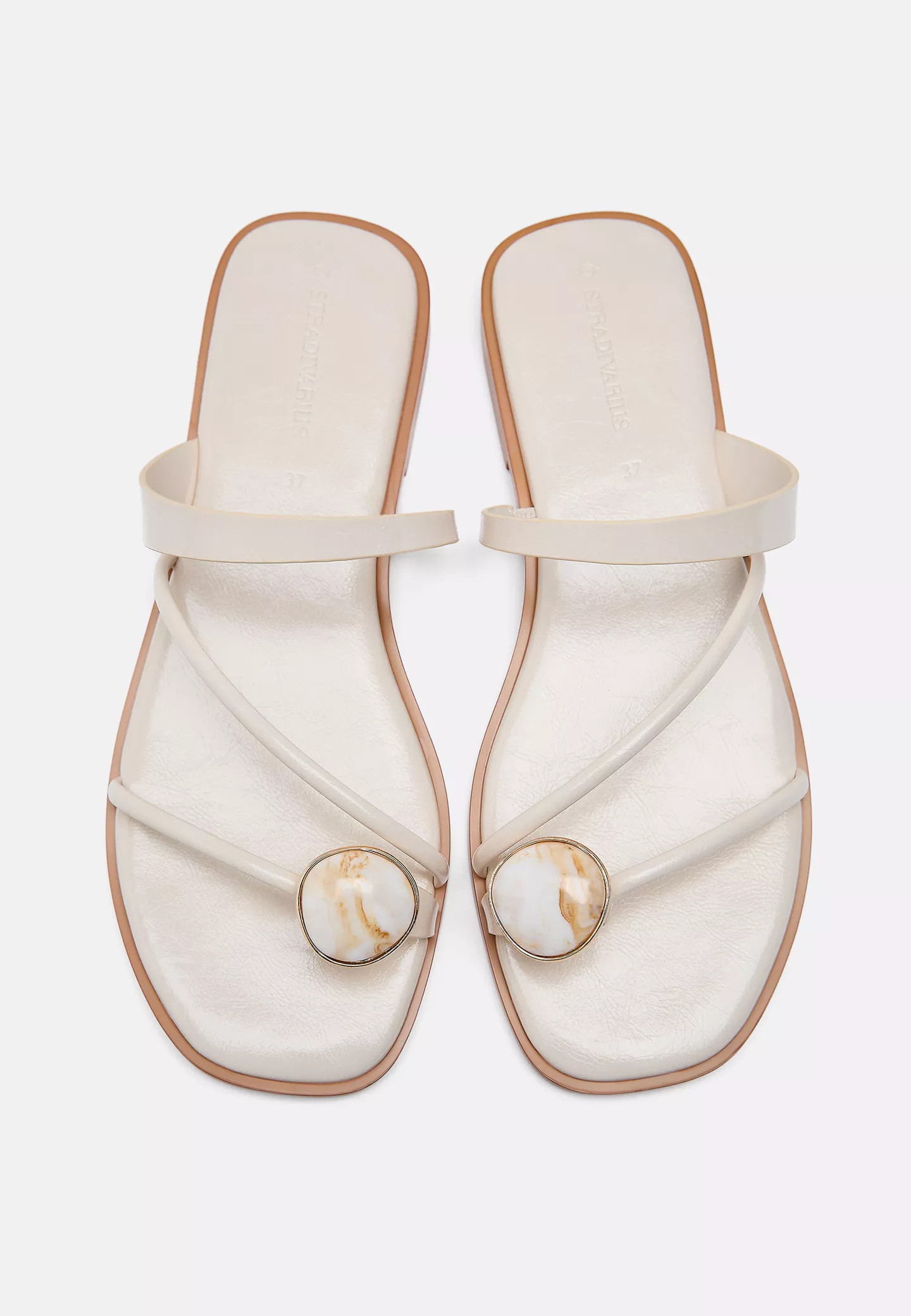 Flat sandals with stone detail - Women's Sandals | Stradivarius United Kingdom | Stradivarius (UK)