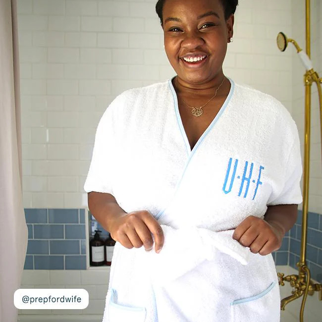 Home
      
    
        Robes
        
      
      Women’s Short Signature Robe | Weezie Towels