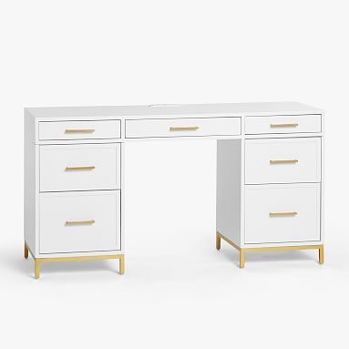 Blaire Smart Storage Desk

GREENGUARD Gold Certified 


$1,299 | Pottery Barn Teen