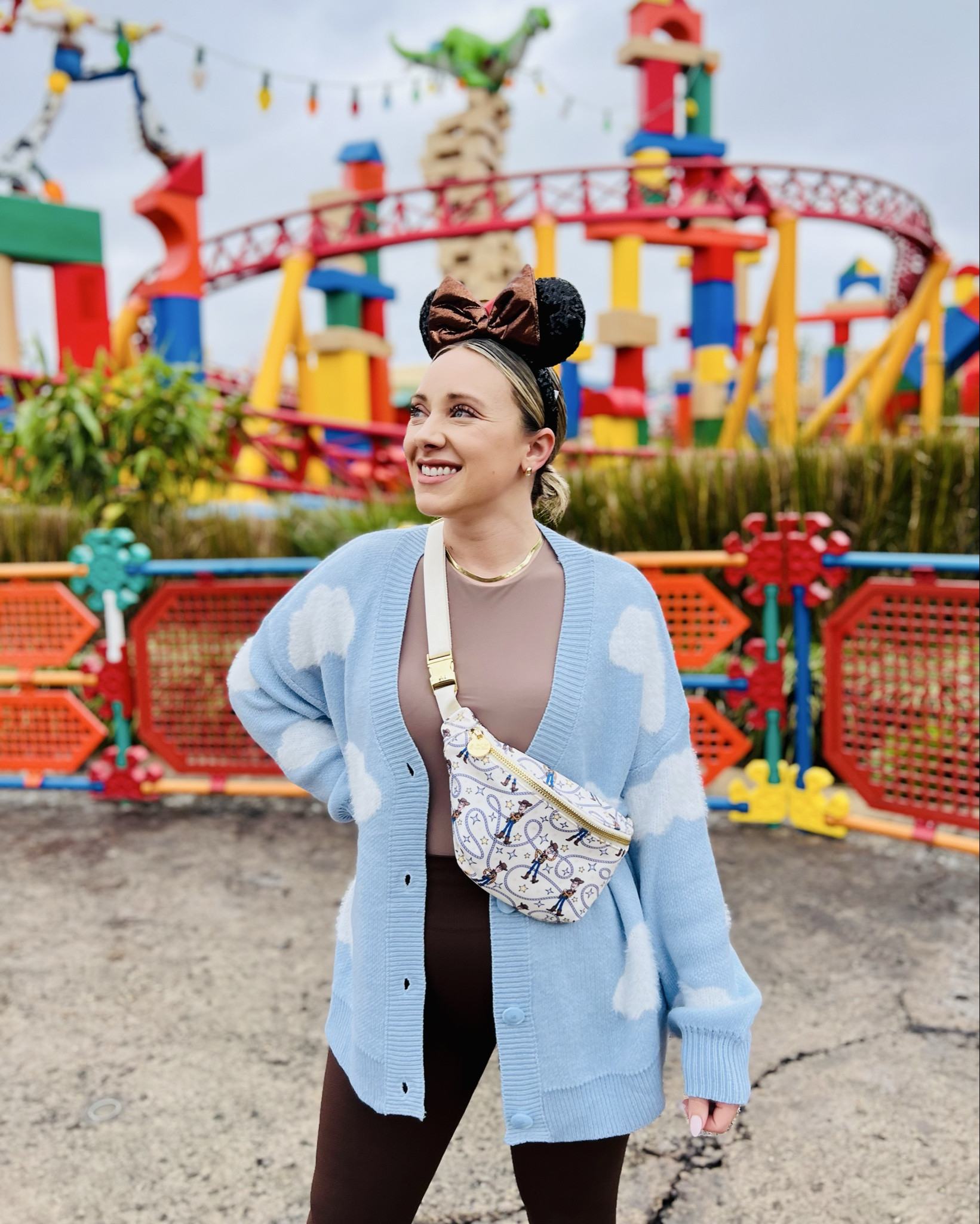 Toy Story Land outfit inspo ☁️✨