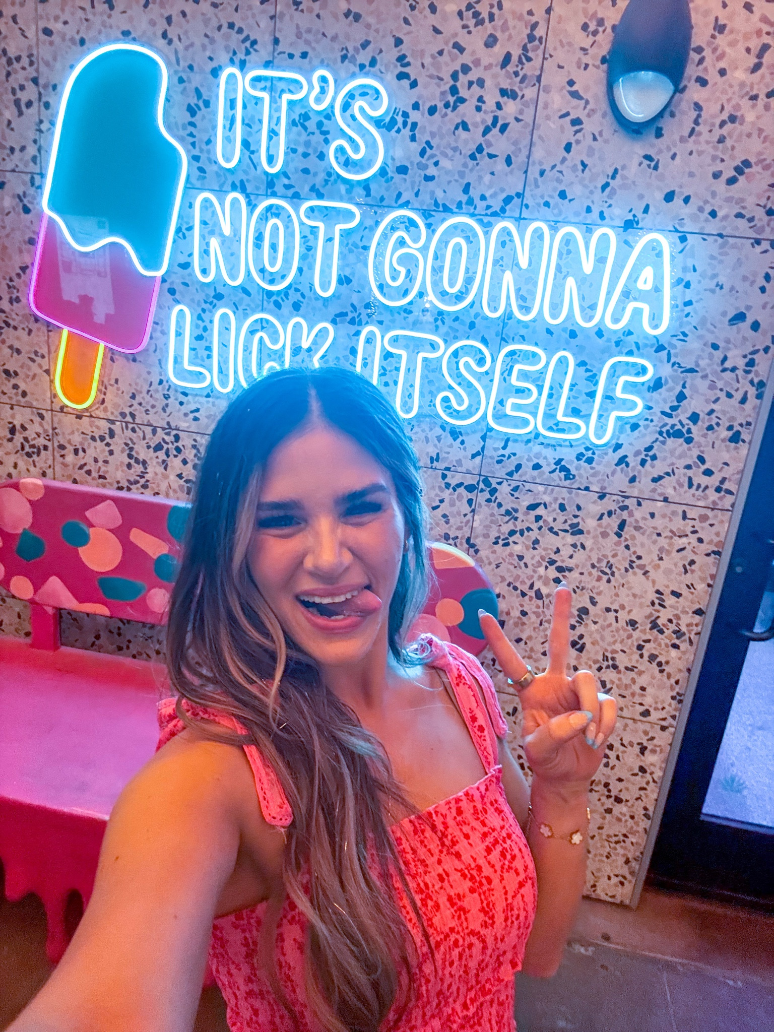 Jojos Shake Bar paint & sip was too fun! This little summer dress was just right for the occasion 🩷🍦 