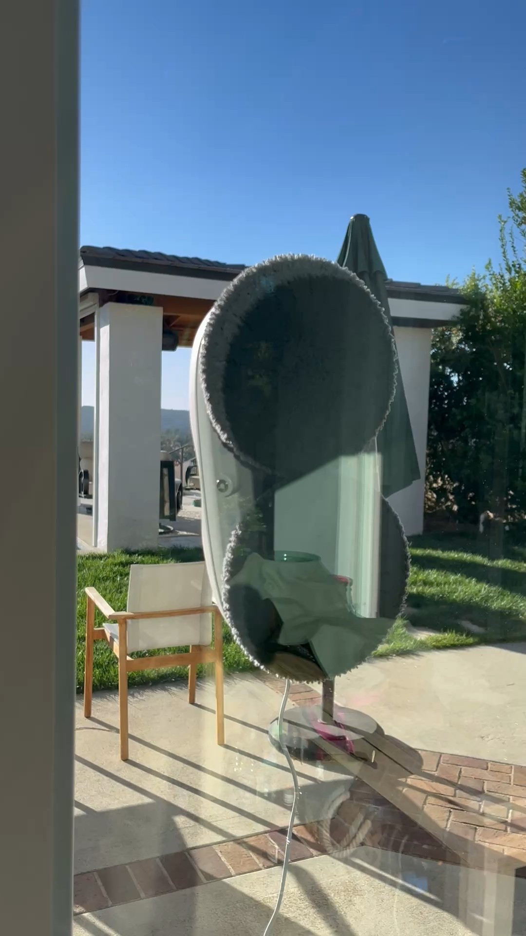 robot window cleaner 🤖🧽 save you time from cleaning your windows and you can focus on other home chores!

#LTKSaleAlert #LTKHome