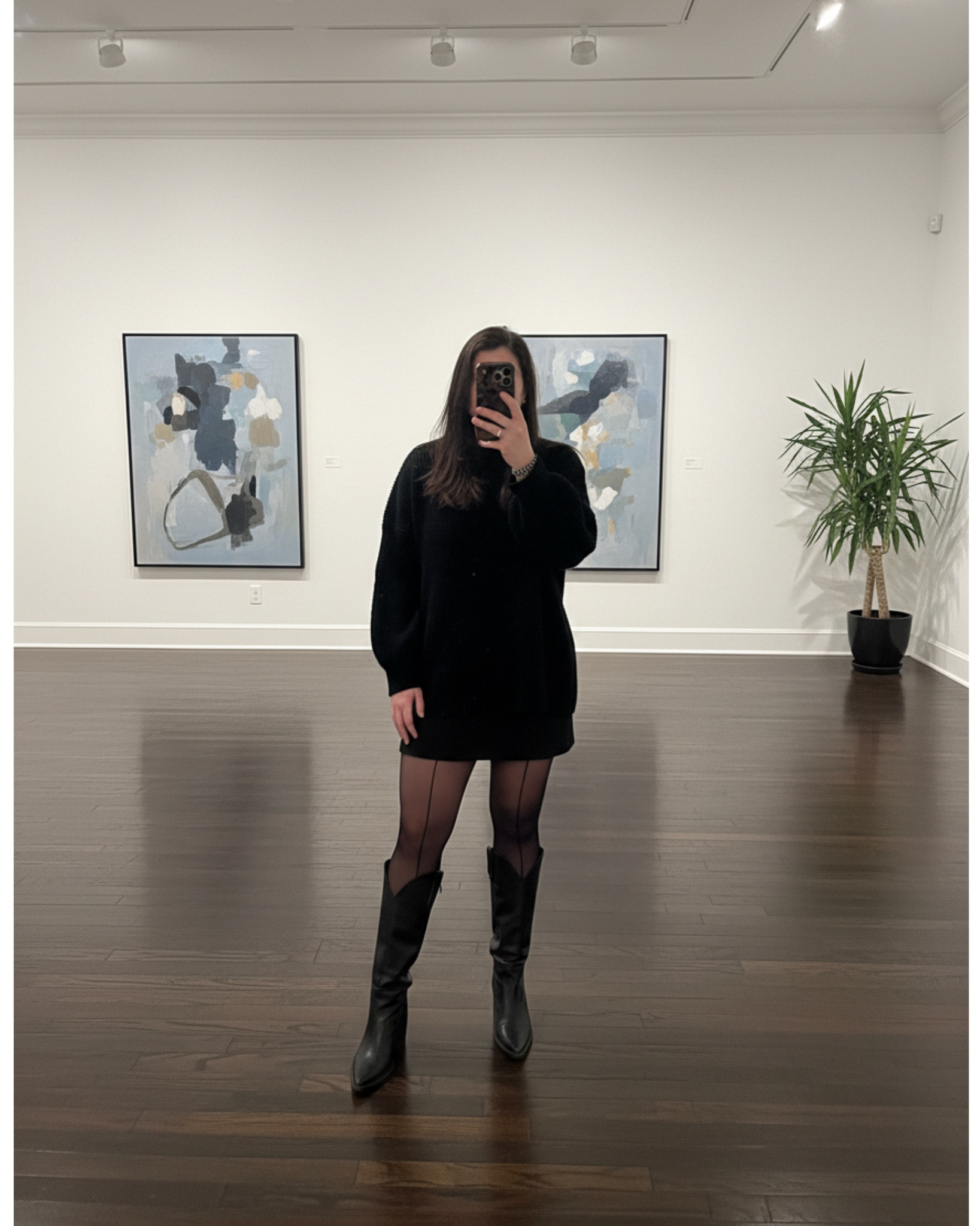 Wednesday 
A moment for tights 👏🏻

Black Amazon sweater 
Joe's black skirt 
Noosh tights 
Mango boots 



#LTKOver40 #LTKootd #LTKWorkwear