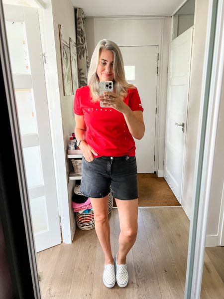 Outfits of the week - Sunday

Work clothes for this day because I had to build up a booth. A red swag T-shirt and cut off denim. And my trusted checkered Vans slip on sneakers. Everything fits tts. 

#LTKworkwear #LTKeurope #LTKcurves