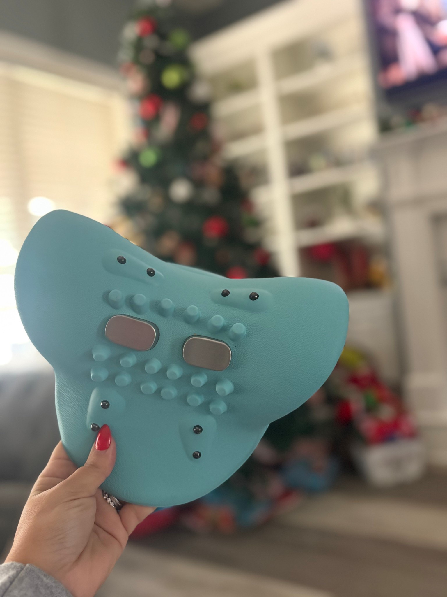Neck & shoulder relaxer ❤️

Customizable relief with 3 adjustable massage modes

Neck-aligned comfort from 26° ergonomic design

Deeper muscle relief with added heat therapy


#LTKHoliday #LTKGiftGuide #LTKCyberWeek