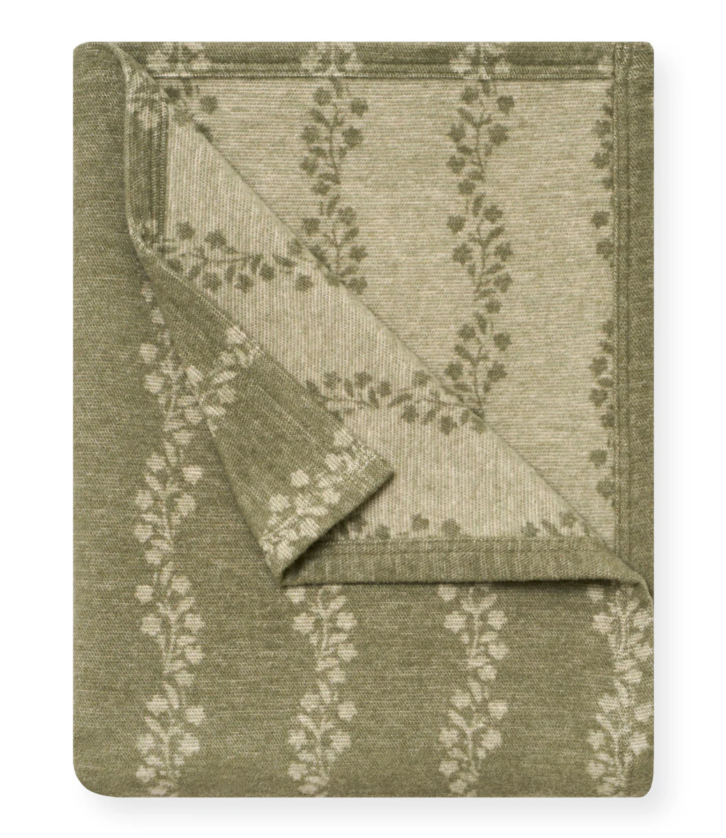 Climbing Ivy Lightweight Blanket | ChappyWrap
