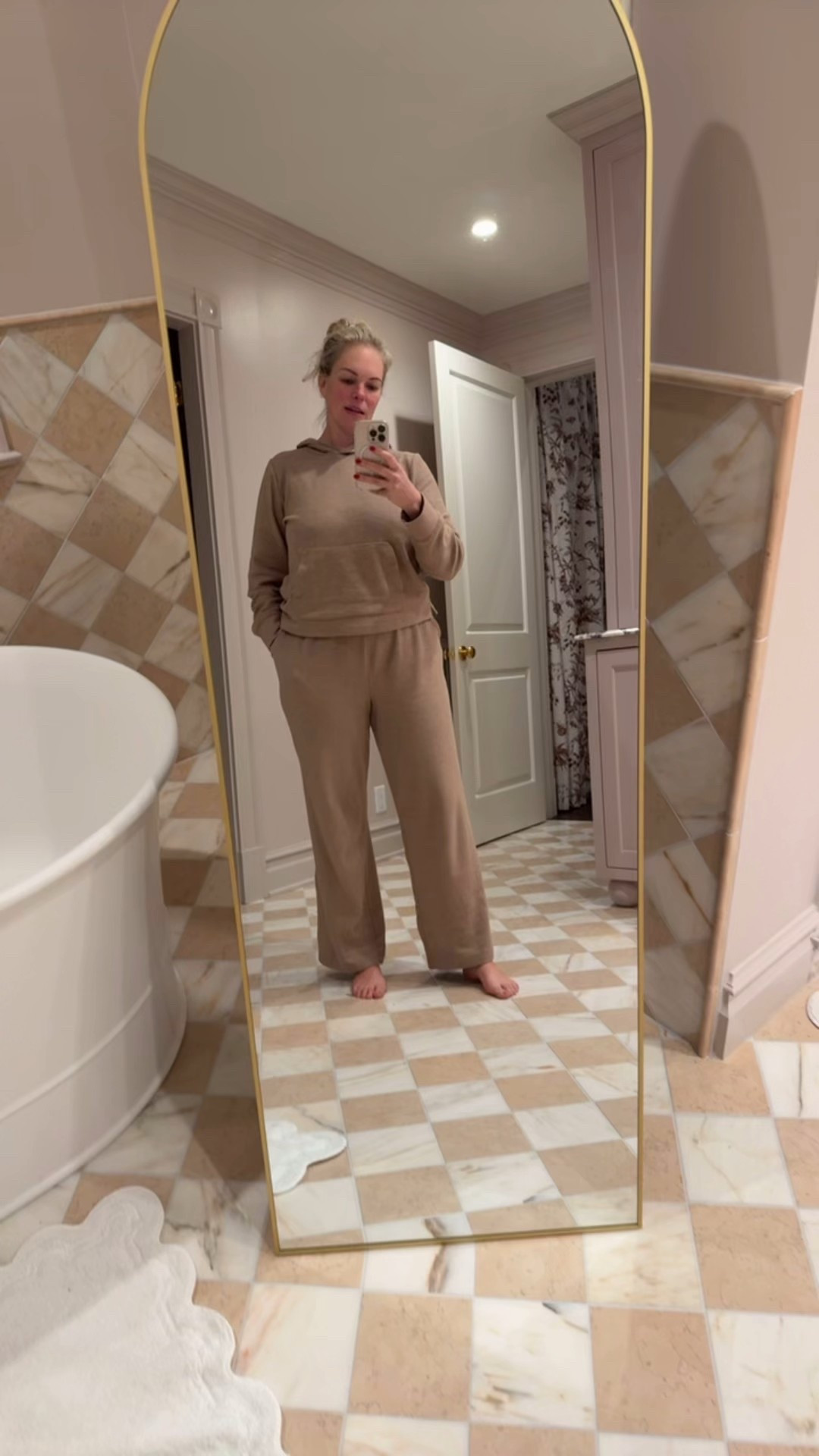 Another cozy set 😅 you cannot have too many haha. This one is like a CLOUD ☁️ AND IS 40% off + an extra 20% off if you spend $125+ // also linking some of my fave loungewear ever! 

#LTKFindsUnder100 #LTKmomlife #LTKootd