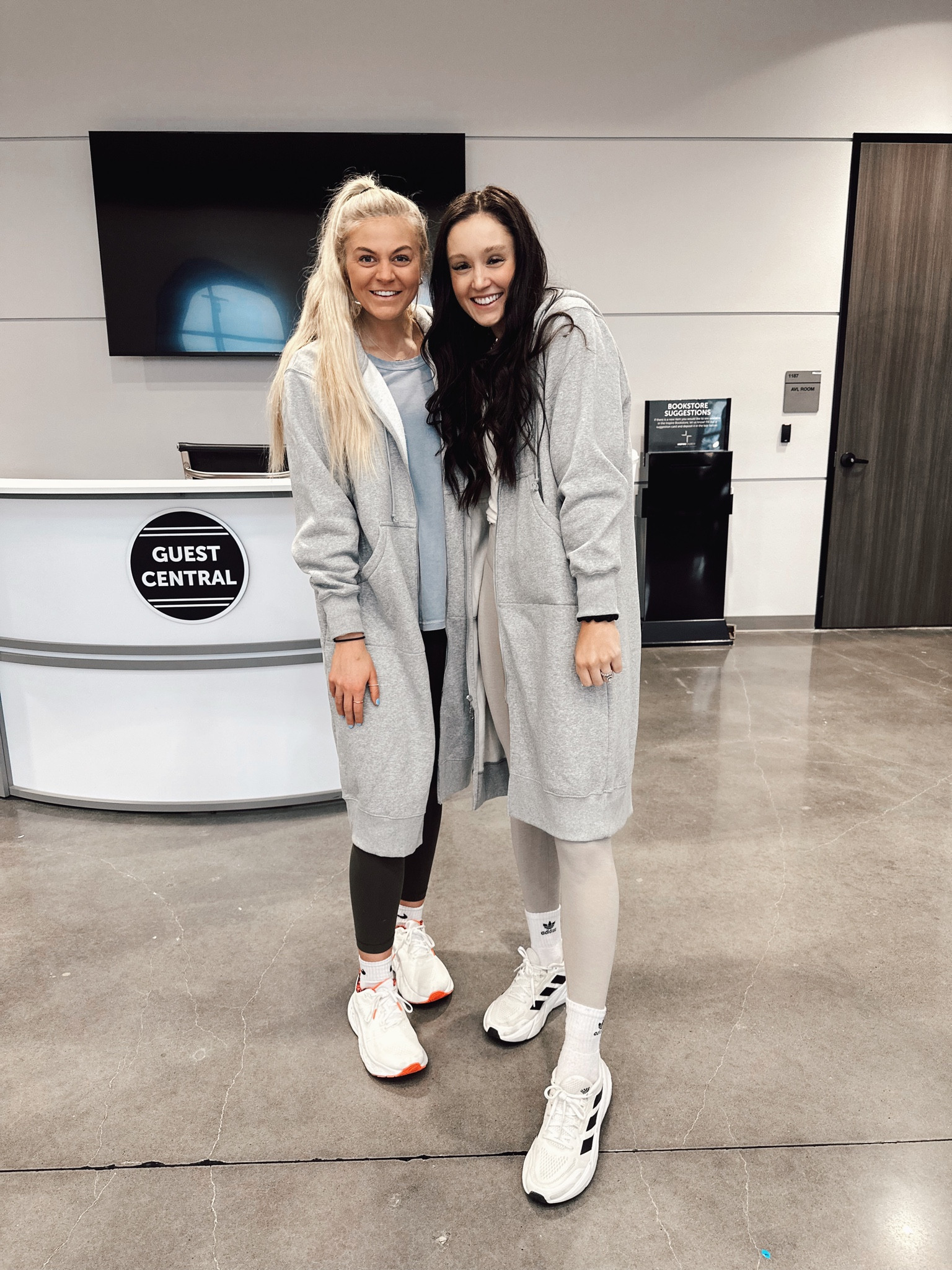 have LOVED this sweatshirt parka from nike!! perfect to wear under your winter jacket, to the gym, or even just w an athleisure outfit!!🫶🏼🧥

can’t find the exact link for this specific jacket but found very similar options!!🫶🏼

#LTKfit