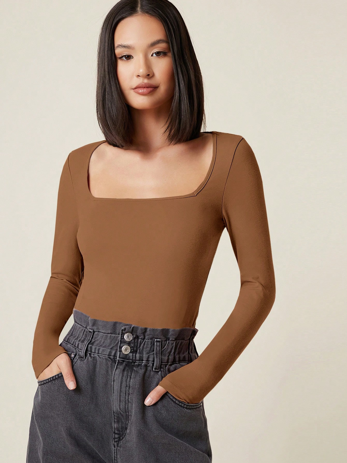 SHEIN BASICS Gola Quadrada Forma Fitted Camiseta | SHEIN