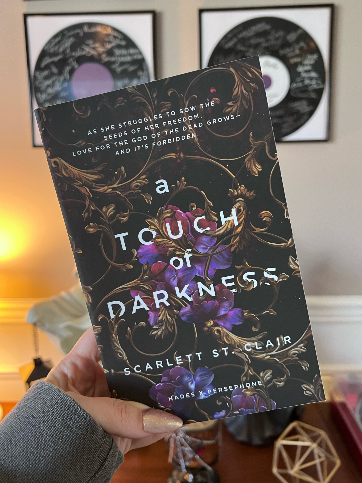 Currently reading 📖 

#LTKhome #LTKstyletip #LTKfindsunder50