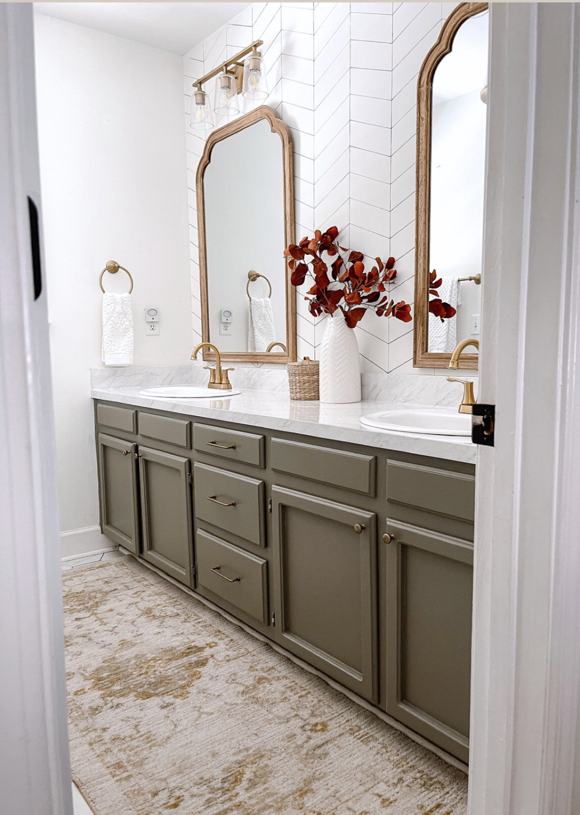 My master bathroom.
I made a simple swap of my greenery stems and added instant fall warmth and coziness 🍁





Master bathroom, bathroom, bathroom inspiration 

#LTKstyletip #LTKSeasonal #LTKhome