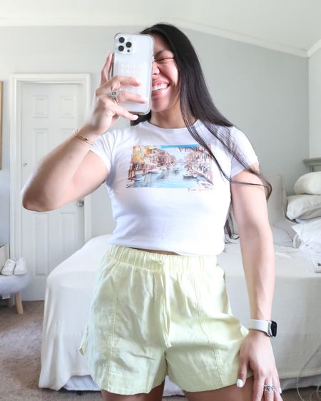 target outfit
graphic baby tee
linen shorts yellow