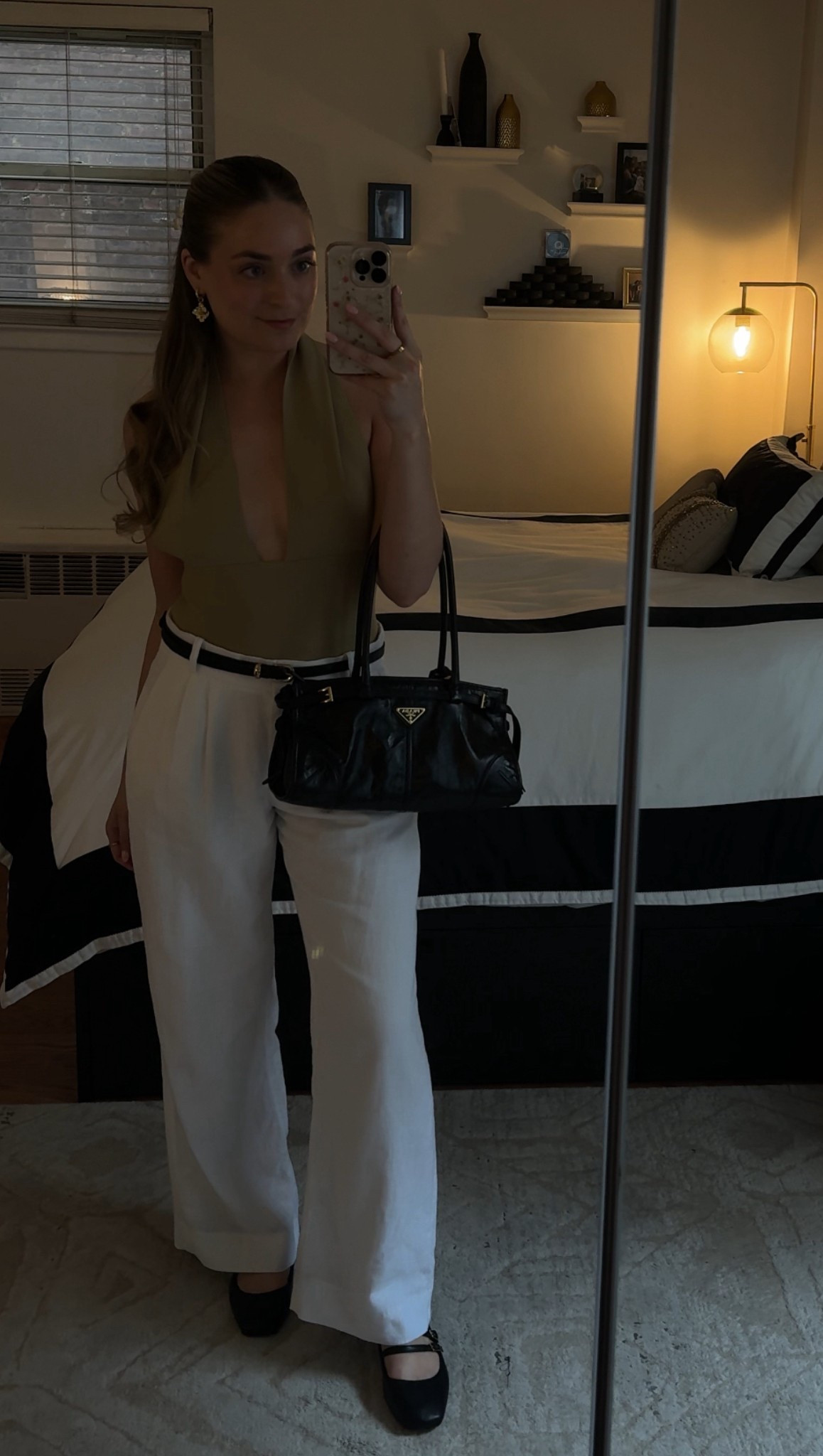Saturday outfit for a day in NYC!

Pants: Abercrombie 
Top: We Wore What
Flats: BCBG
Bag: Prada
Earrings: We Wore What